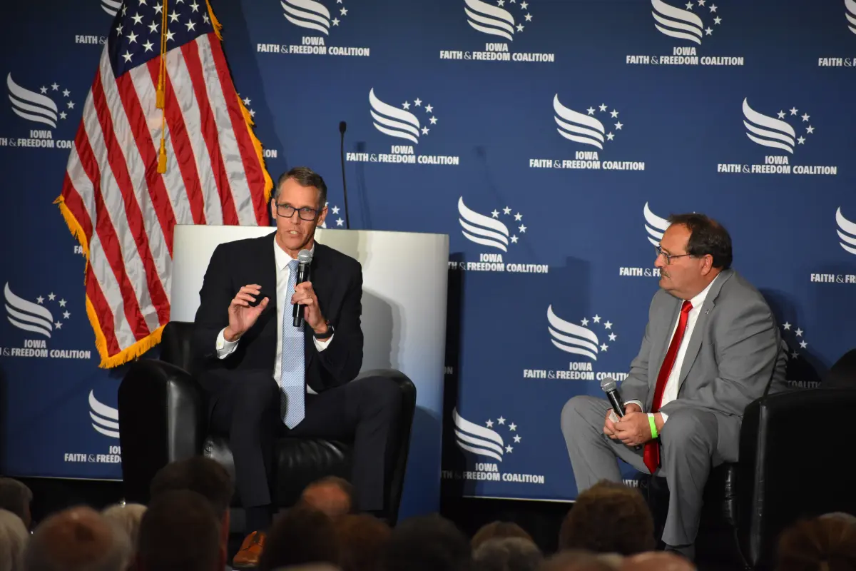 Democrats and Republicans think control of Congress runs through Iowa ...