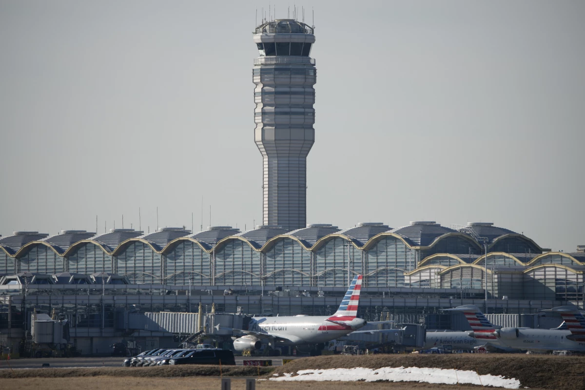 The control tower at Reagan National Washington Airport is shown on Jan. 30, in Arlington, Va.