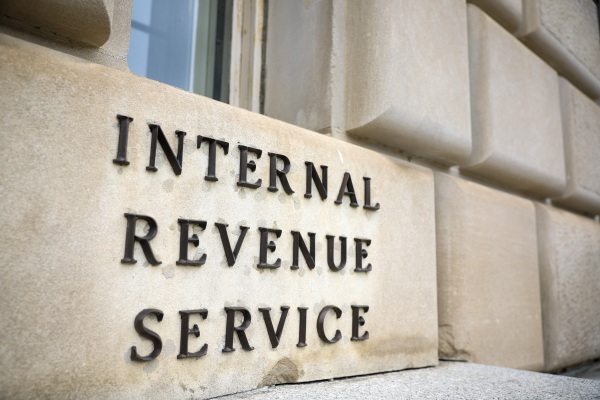 Trump drops IRS lawsuit, paving the way for a settlement