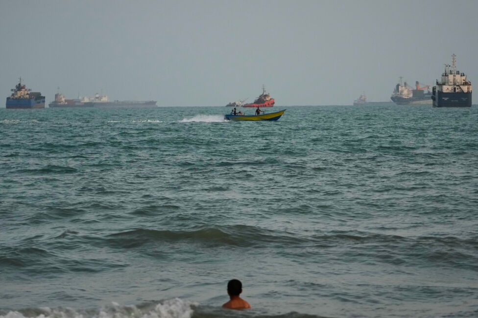 U.S. and Iran trade attacks on ships as fighting flares up again
