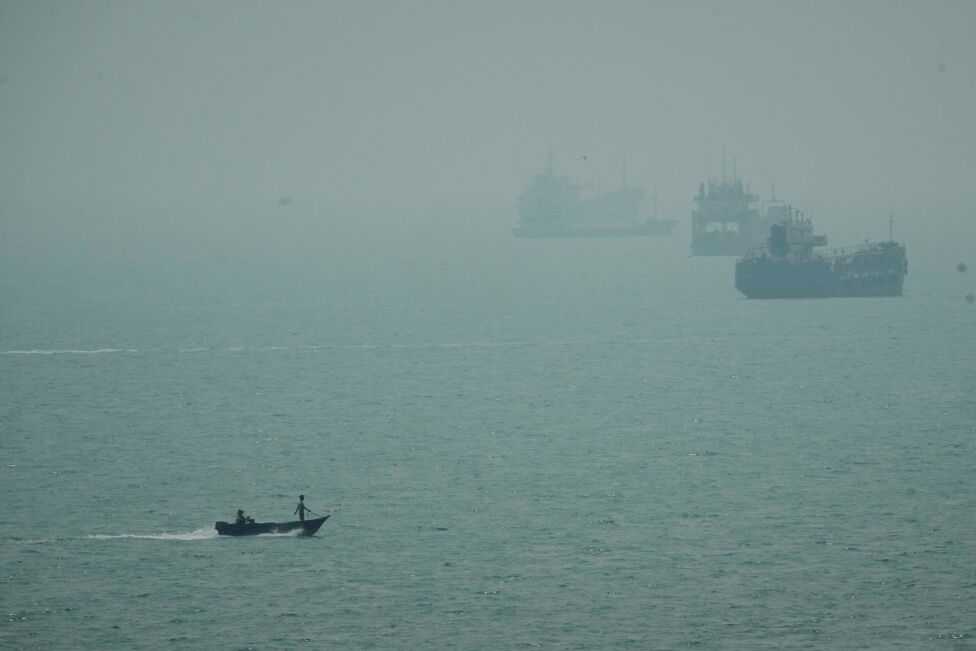 U.S. military says it destroyed 5 Iranian oil tankers after attacks on Navy warship