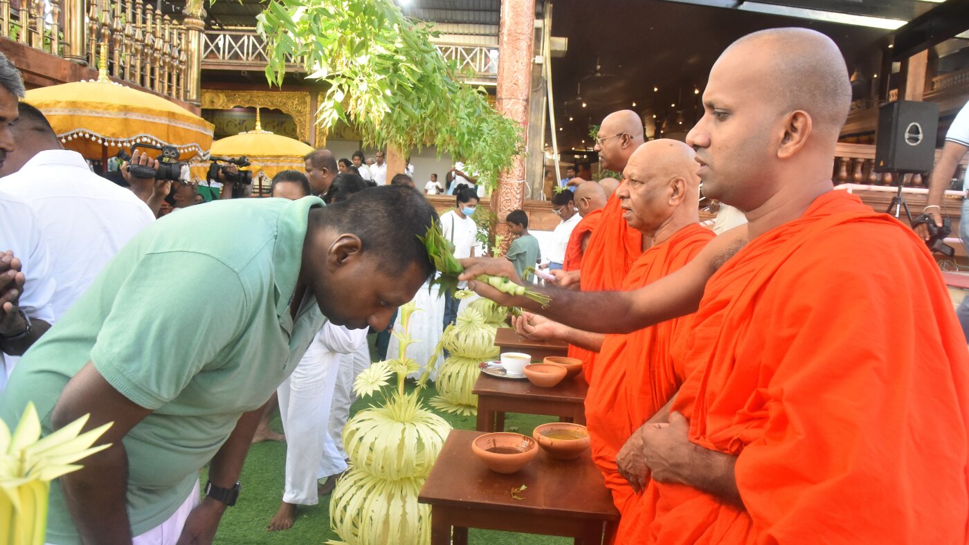 Boiling milk and worrying about the Iran war: A New Year dawns in Sri Lanka