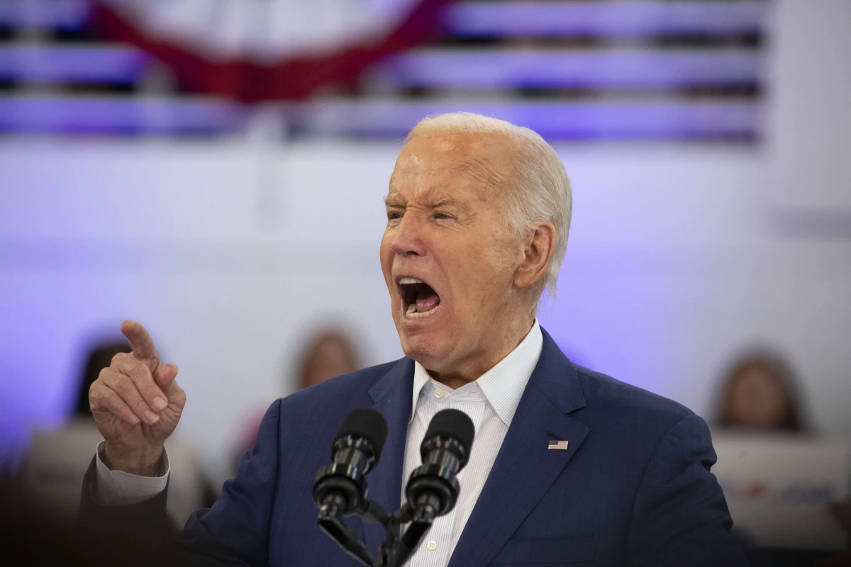 President Biden speaks to supporters in Detroit. He is facomg calls from an increasing number of Democratic lawmakers and donors to end his bid for a second term.