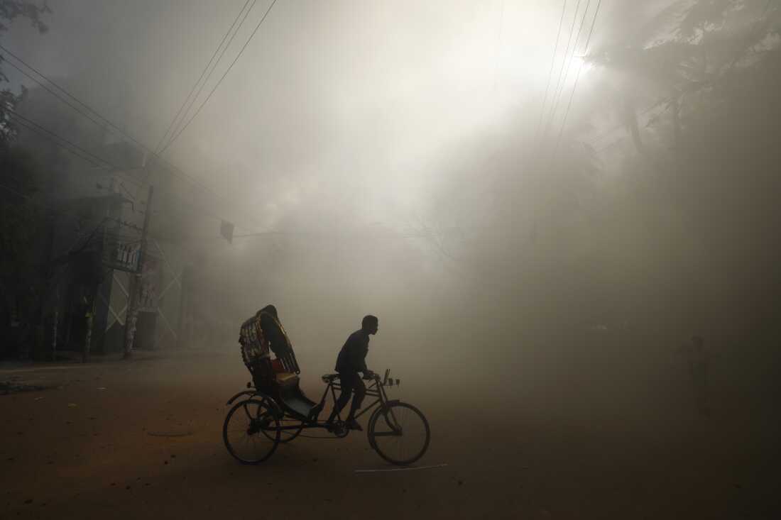 Protesters in Bangladesh defy curfew and plan to march to the capital