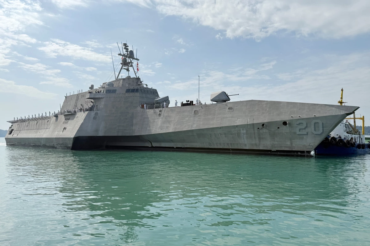 The US Navy's USS Cincinnati littoral combat ship (LCS) arrives for a port call at the Ream Naval base, located in Cambodia's southern coast in Preah Sihanouk province, on January 24, 2026. At least three vessels of the same class have been equipped for mine-clearing operations.