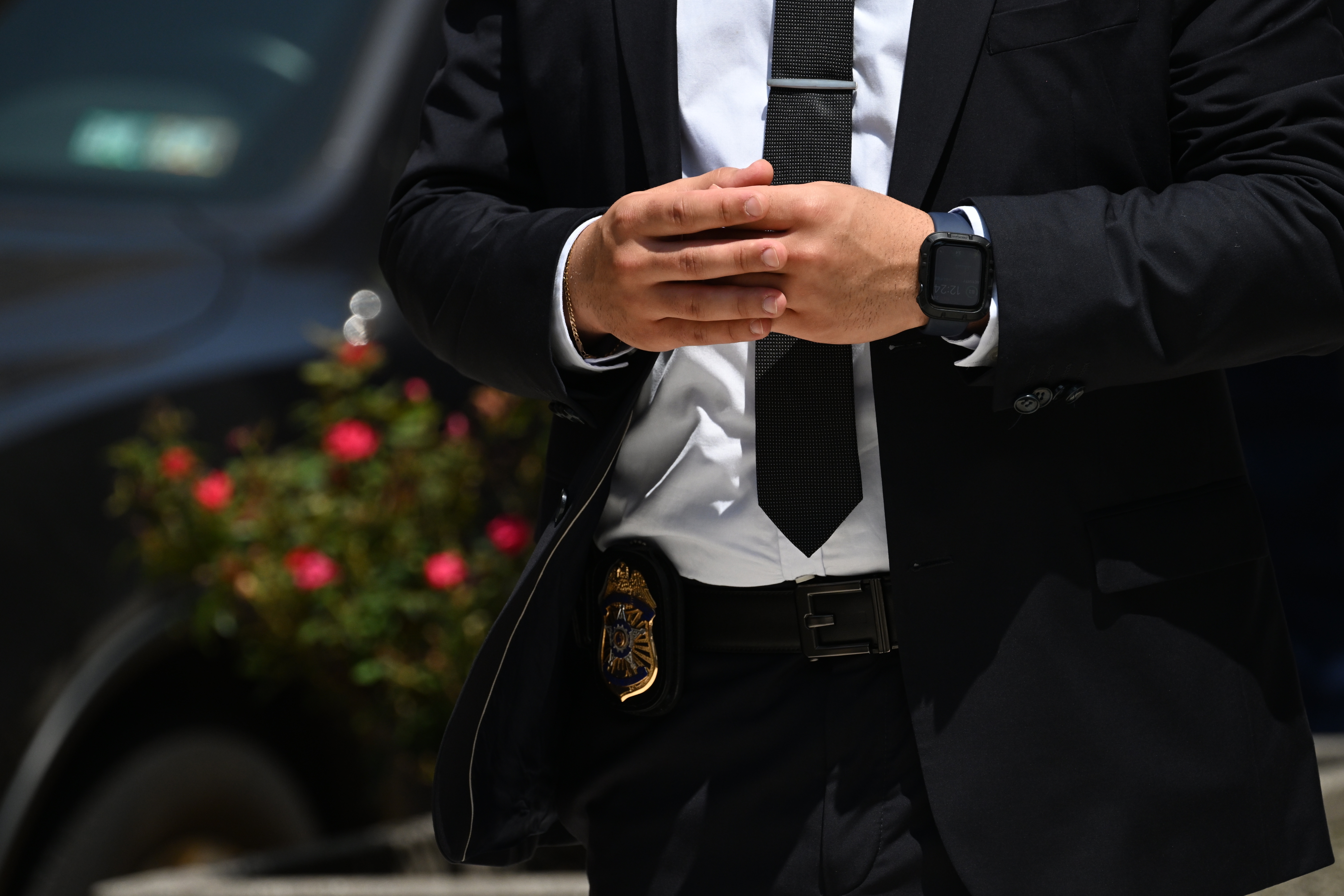 A Secret Service agent was robbed at gunpoint on the night of Biden’s L.A. fundraiser