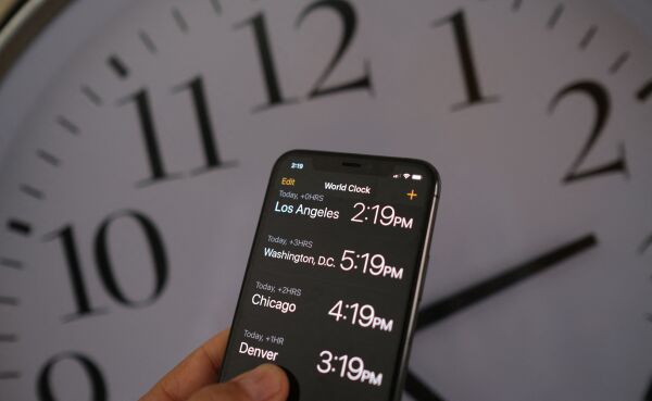 Trump urges Congress to make daylight saving time permanent