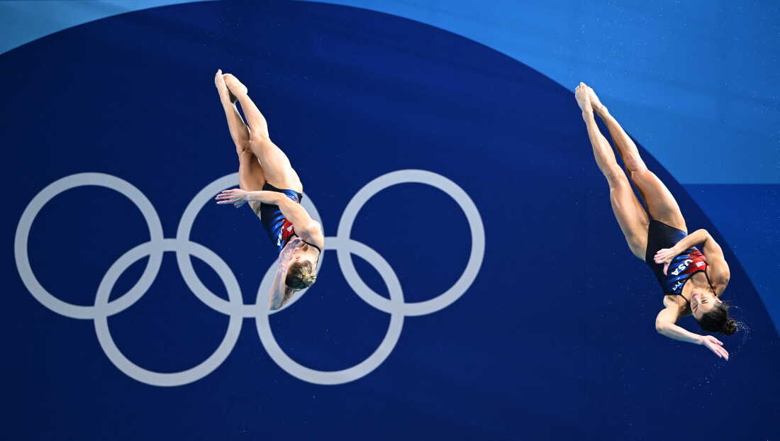 Synchronized Diving Events Team USA synchronized divers take first U.S. Paris Olympic medal : NPR