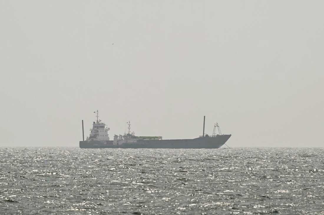 Iran aims to ban U.S. and Israeli ships from Strait of Hormuz and charge others a toll Iran aims to ban U.S. and Israeli ships from Strait of Hormuz and charge others a toll