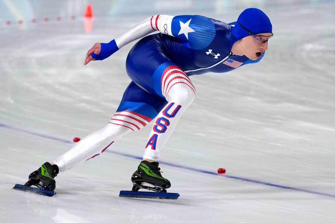 Jordan Stolz of the U.S. competes to win the gold medal in the men's 1,000 meters speedskating race at the 2026 Winter Olympics, in Milan, Italy, Wednesday, Feb. 11, 2026.