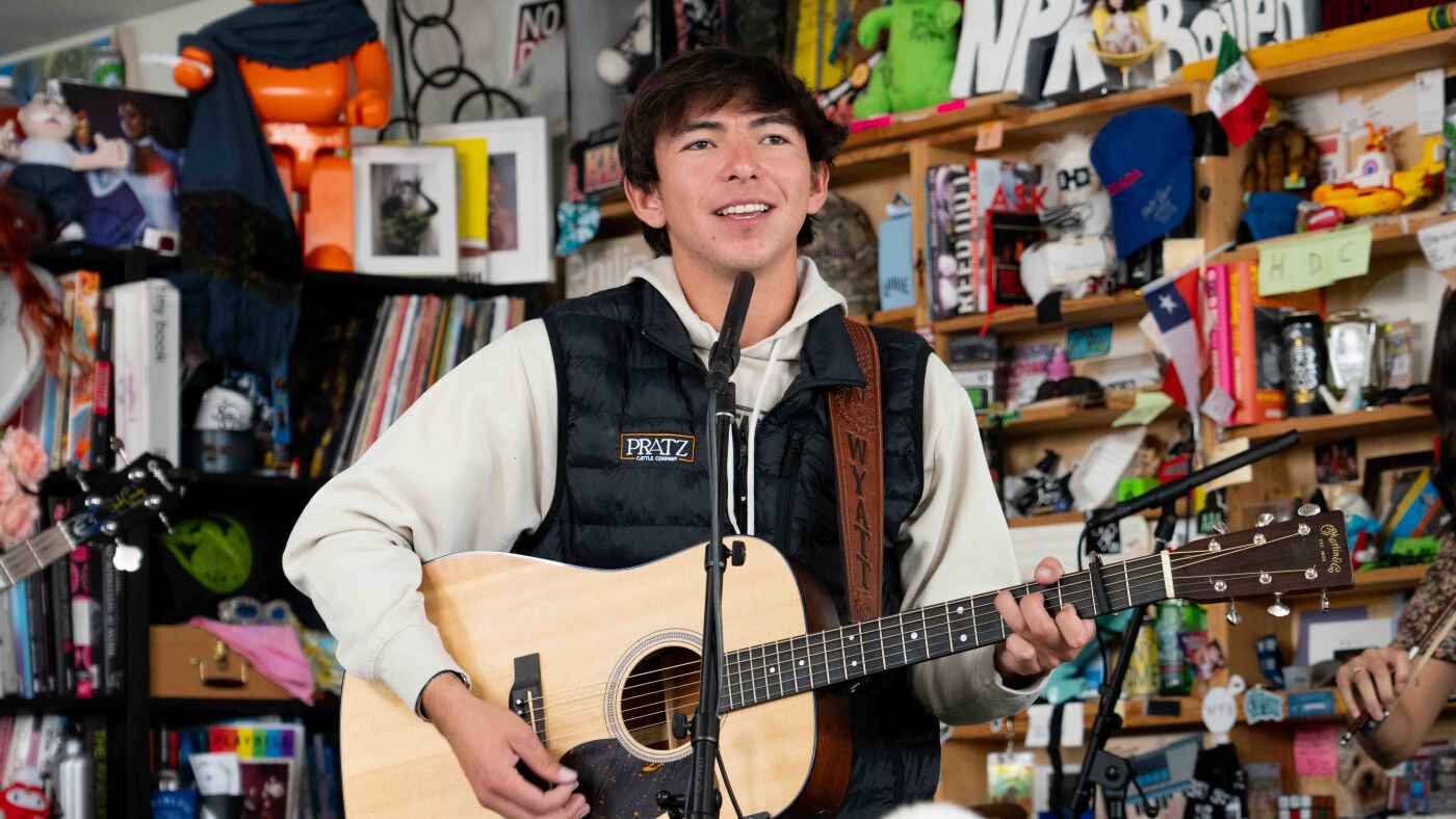 Tiny Desk Live performance : NPR Tiny Desk Live performance : NPR