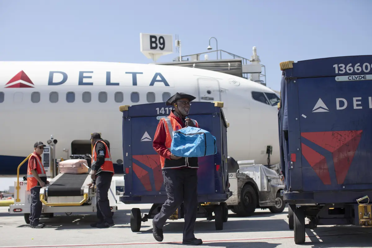 Delta Ramp Rids Inside ATL: how Delta juggles 100,000 bags a day at the world's busiest ...