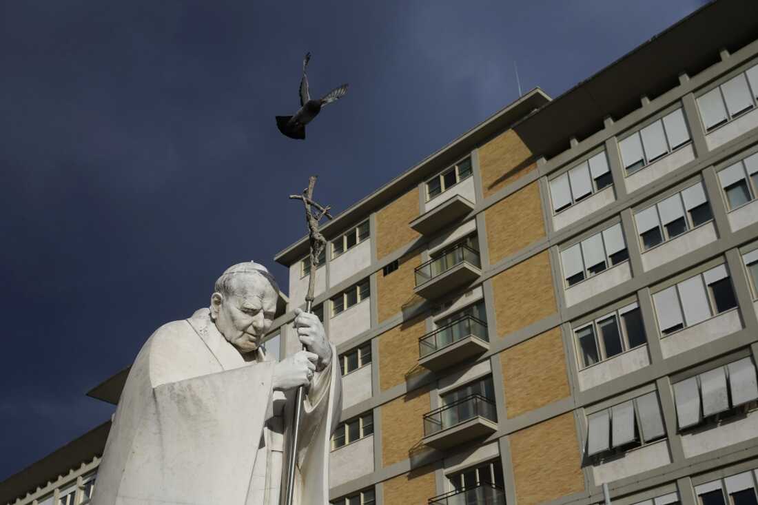 Docs order ‘absolute relaxation’ for Pope Francis on account of respiratory an infection