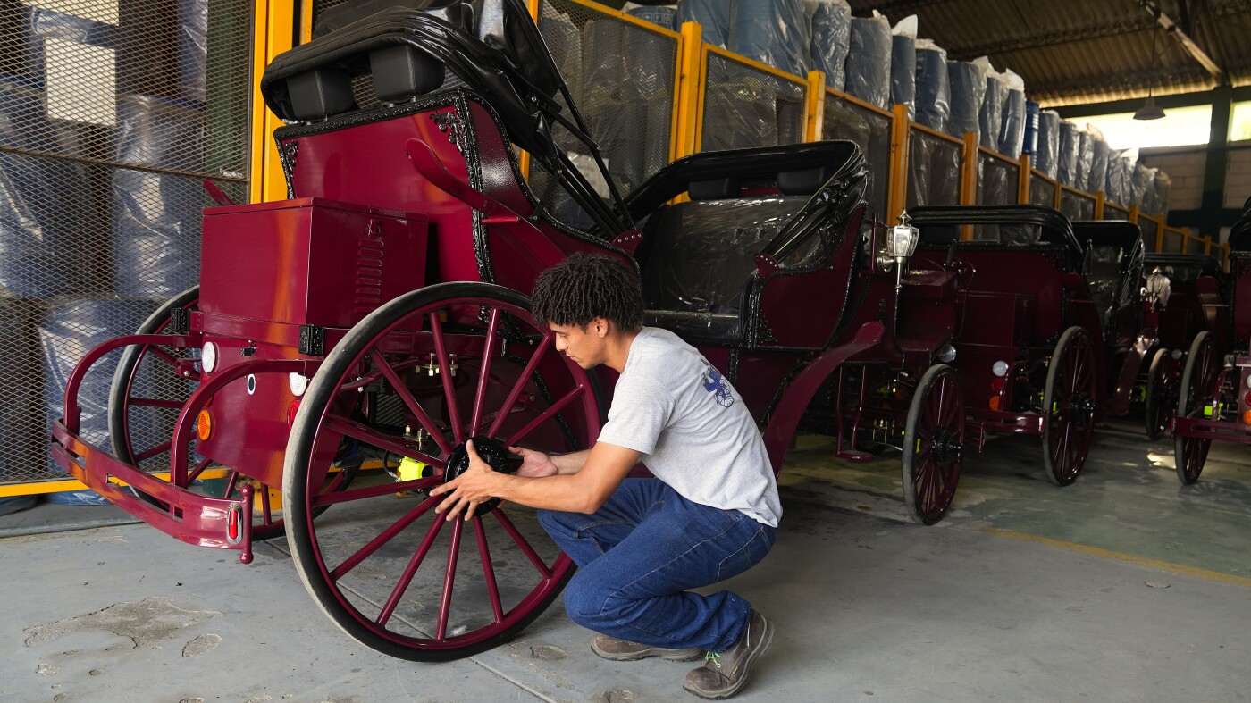 Cartagena's iconic horse carriages give way to electric buggies
