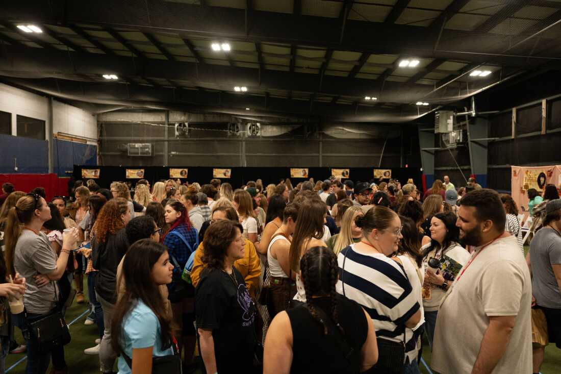 Fans wait in line to meet Scott Patterson, the actor who plays Luke Danes from Gilmore Girls at the “A Day in the Life Festival” in New Milford, Connecticut on September 14, 2025.