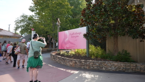 Visitors visit Dollywood on August 26, 2026 the day after the country icon’s passing.