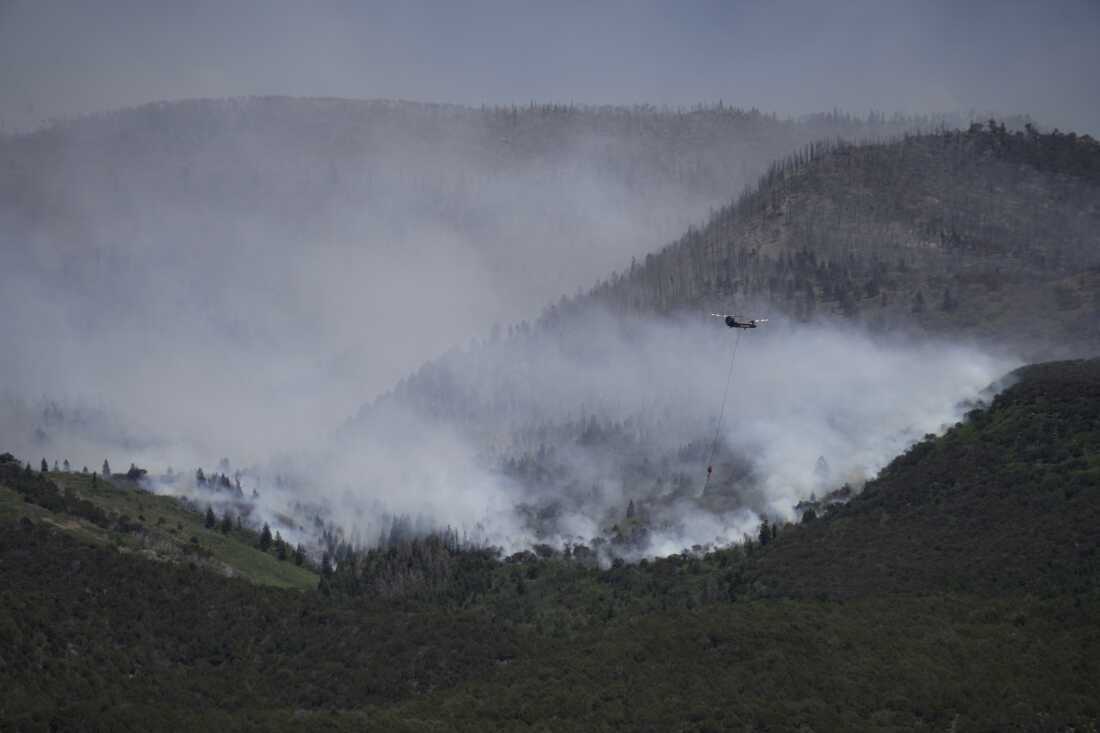 Three firefighters killed on Colorado-Utah border as wildfires intensify
