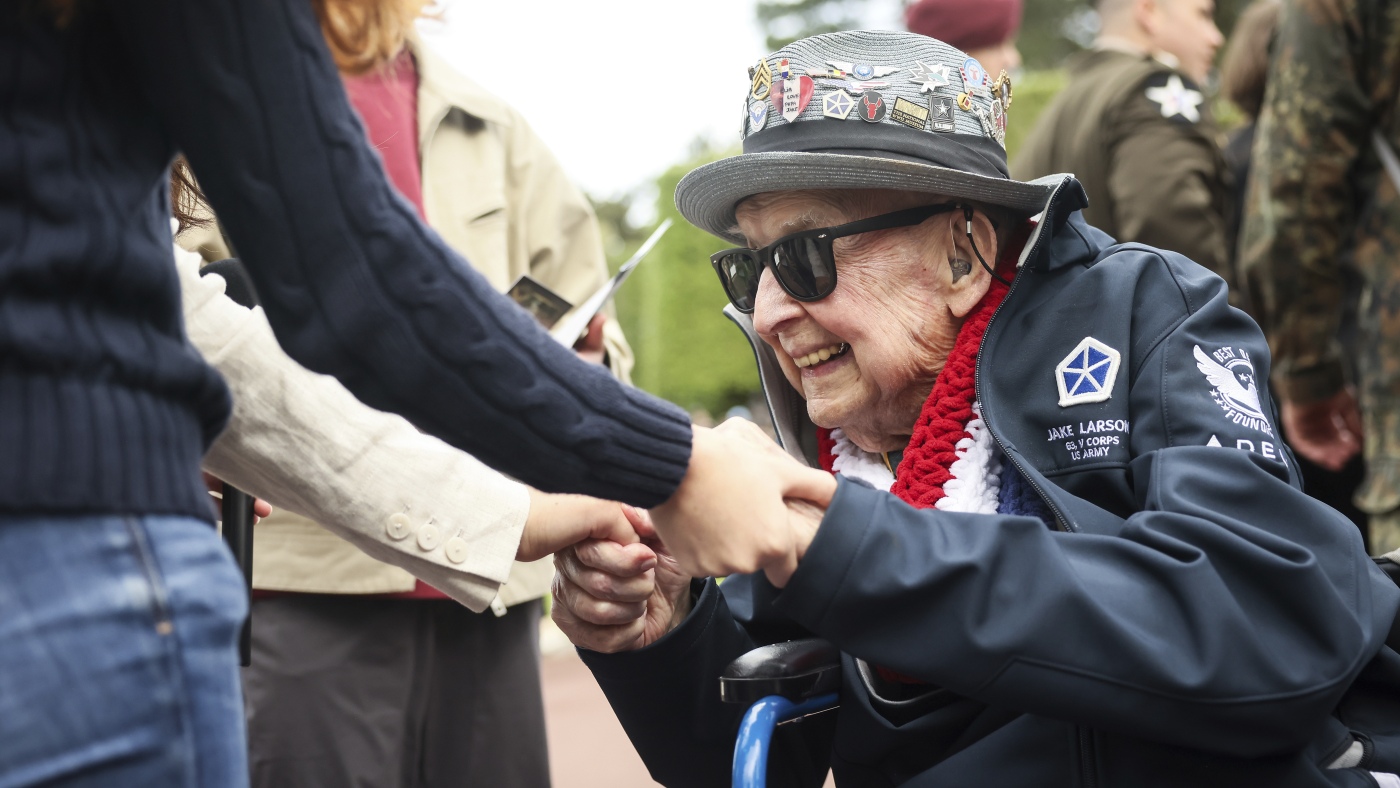 Jake Larson, a WWII veteran who became TikTok star ‘Papa Jake’, has died at 102 : NPR