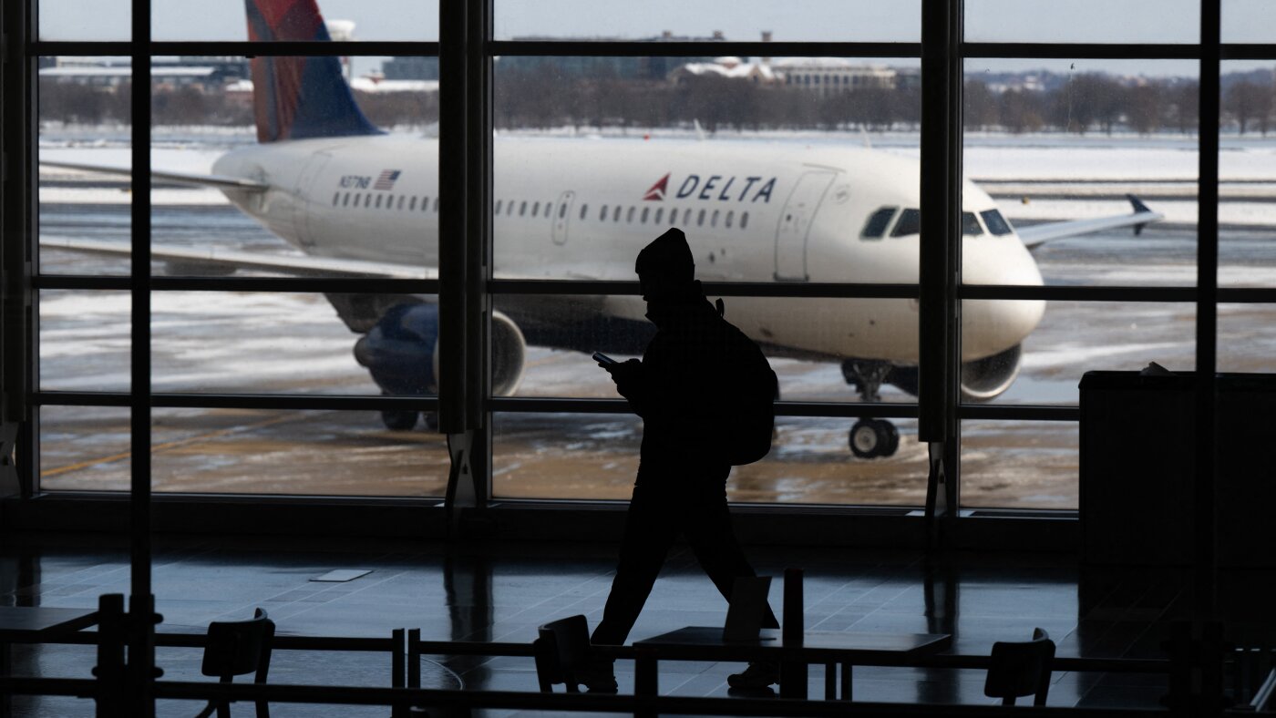 Congress loses a flying perk as DHS shutdown continues : NPR Congress loses a flying perk as DHS shutdown continues : NPR