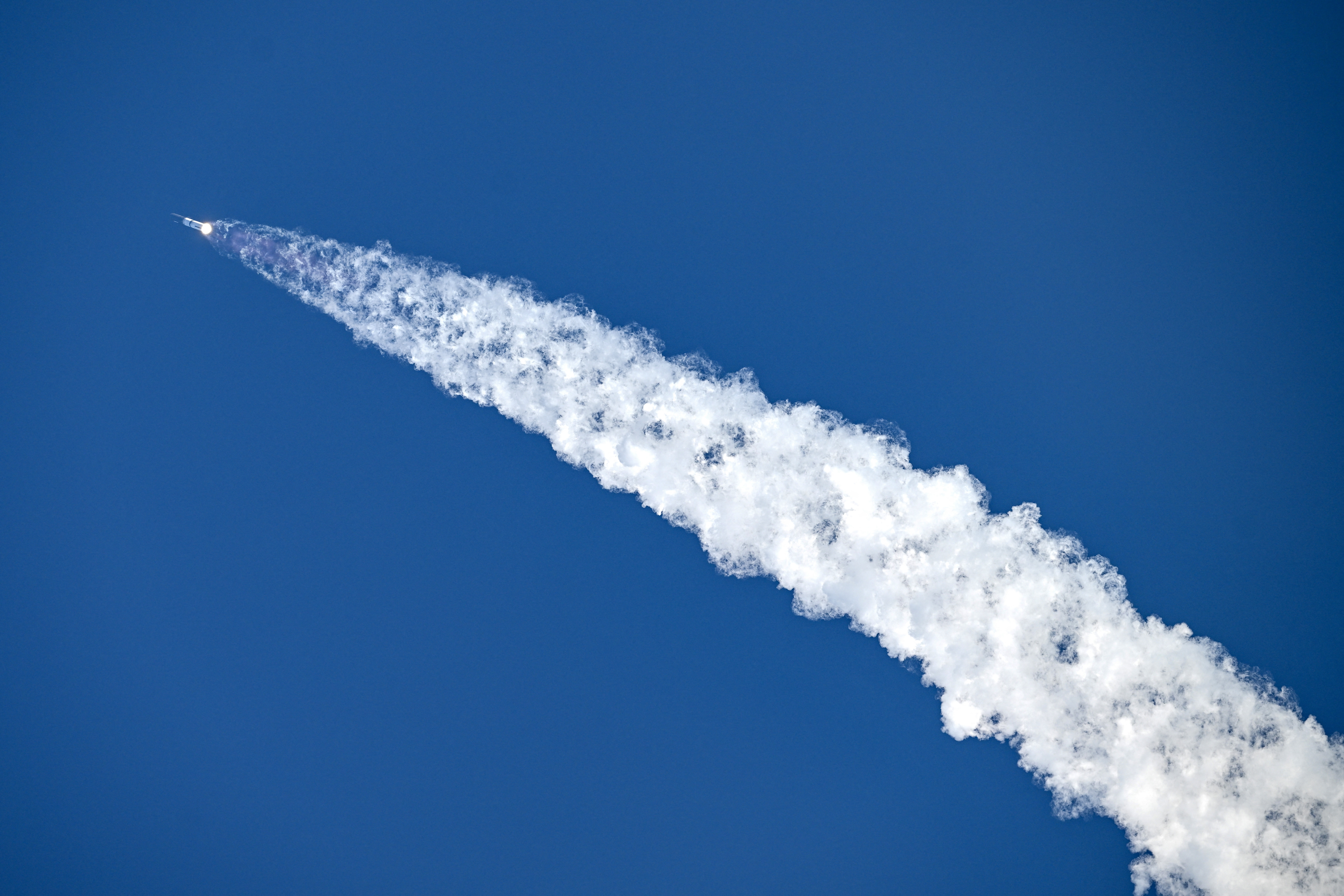 It's SpaceX's first day on the stock market