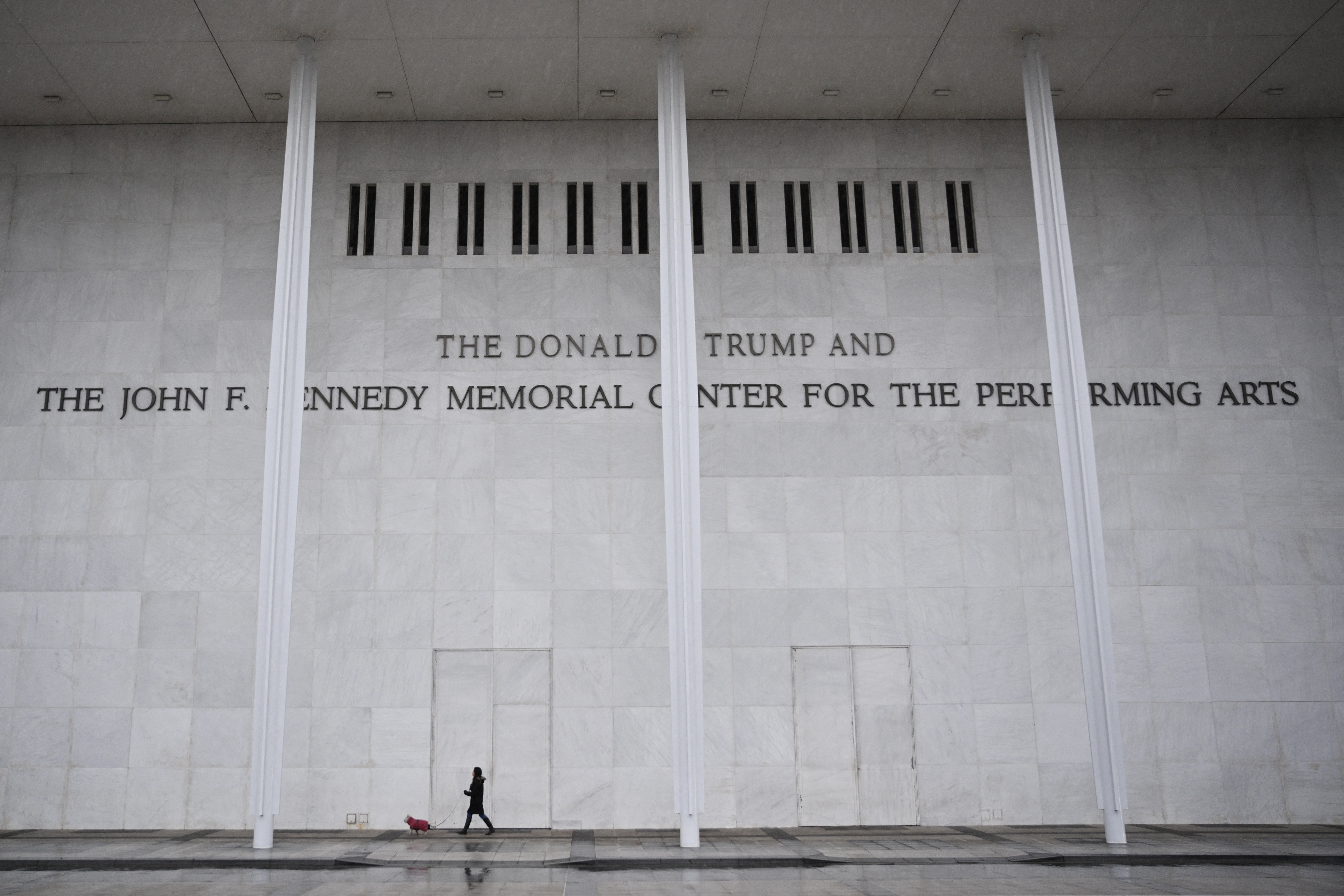 Internal memo details cosmetic changes and facility repairs to Kennedy Center Internal memo details cosmetic changes and facility repairs to Kennedy Center