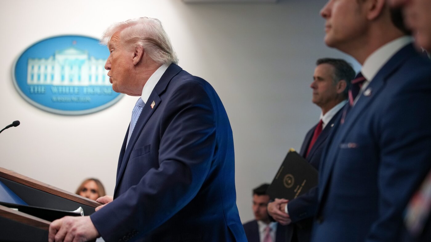 ईरान पर अभद्र पोस्ट के बाद ट्रंप ने प्रेस कॉन्फ्रेंस की