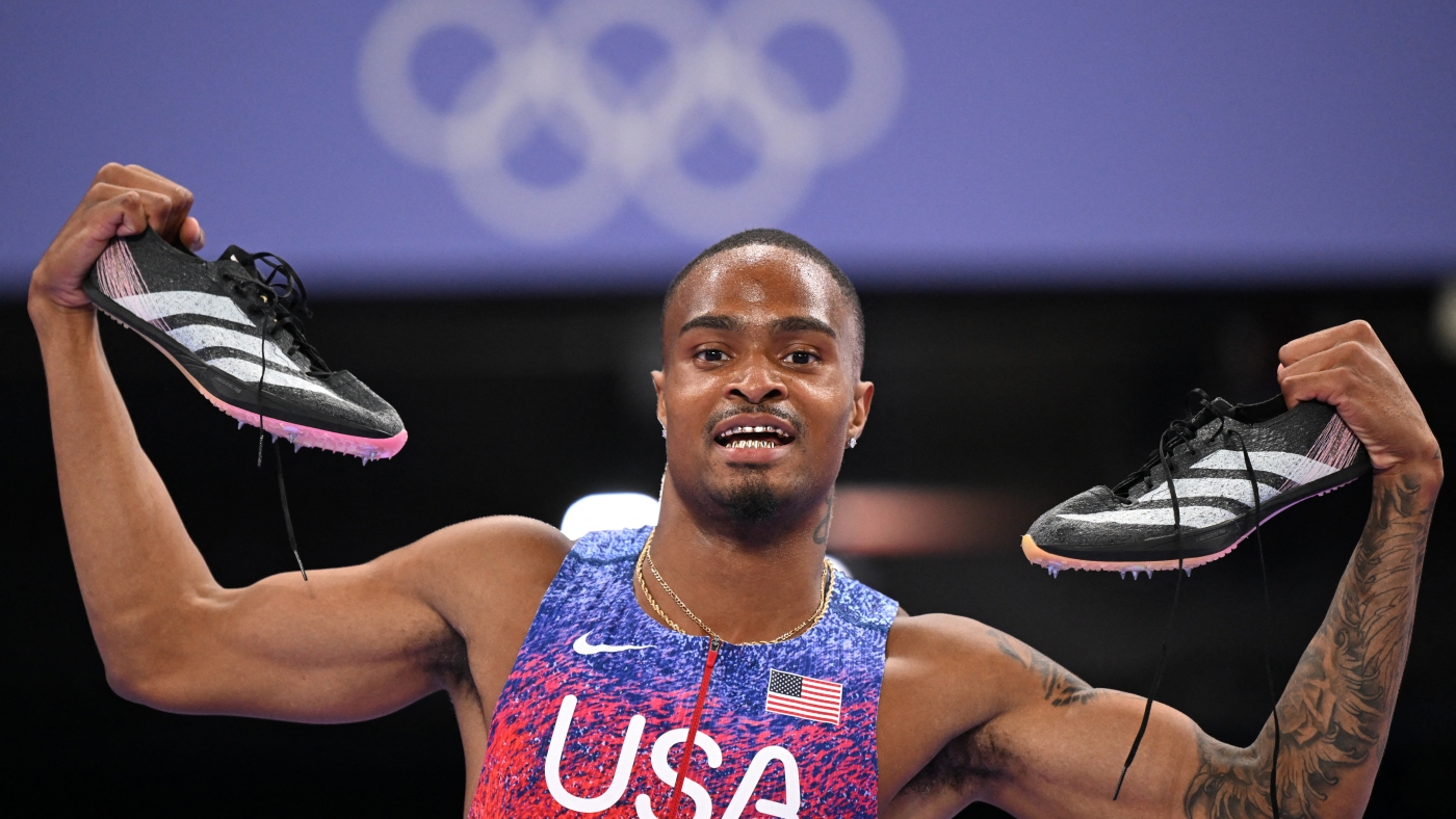 Quincy Hall wins the Olympic 400-meter race, bringing gold back to the U.S. Quincy Hall wins the Olympic 400-meter race, bringing gold back to the U.S.
