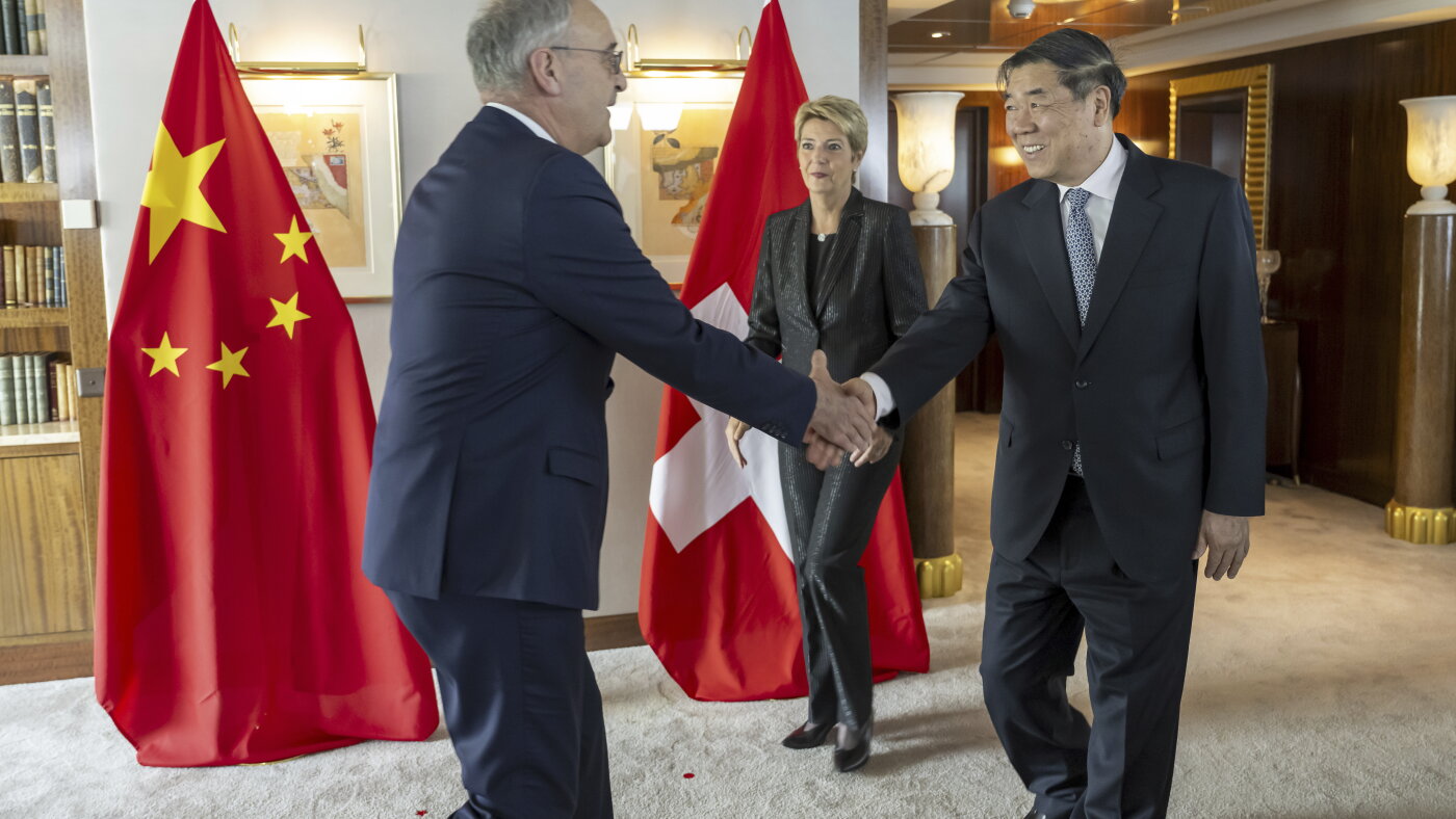 U.S. and China begin talks amid tensions over Trump's tariff war : NPR