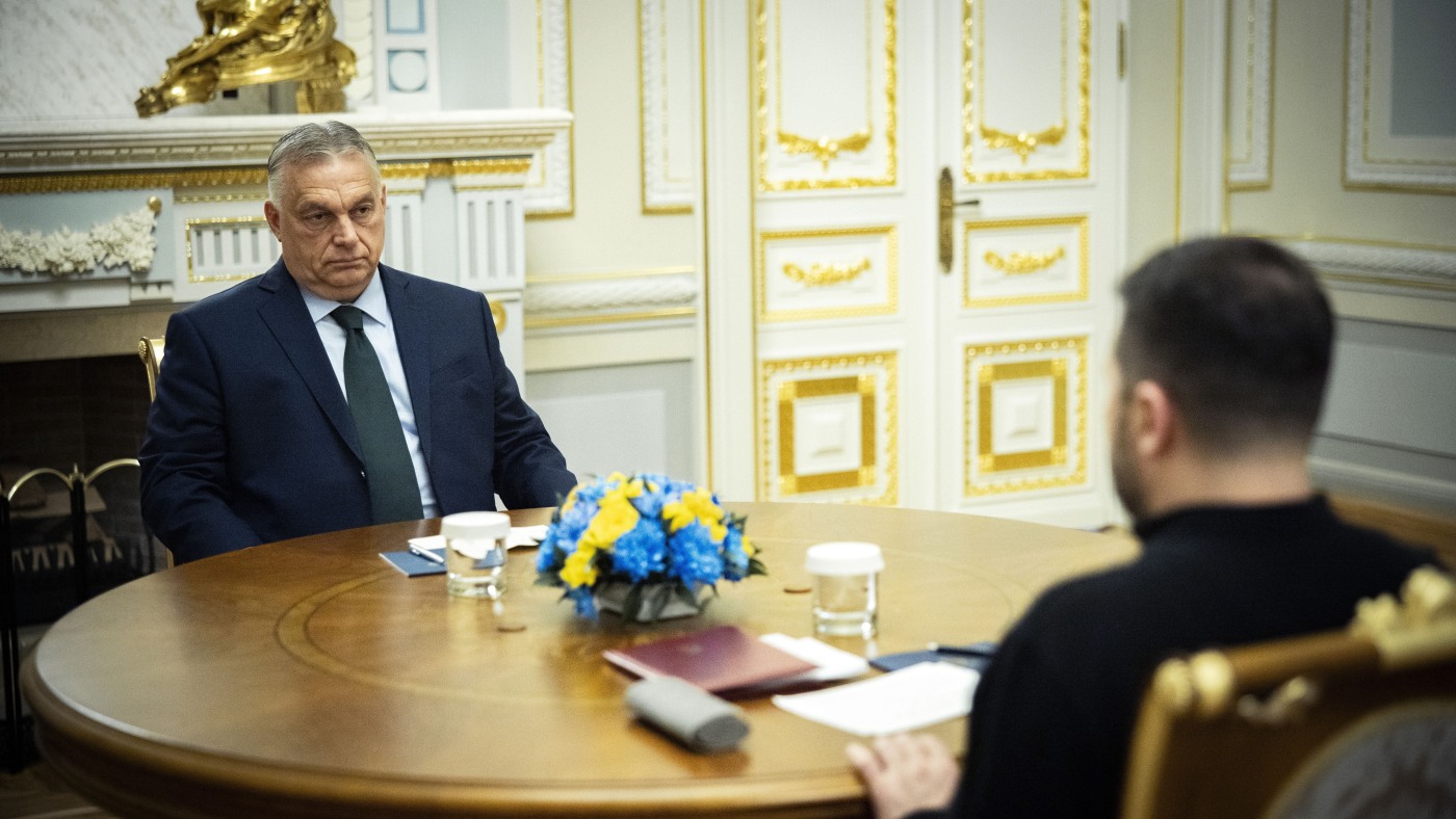 Hungary’s Orbán in Kyiv for talks with Zelenskyy in first visit since the war began : NPR Hungary’s Orbán in Kyiv for talks with Zelenskyy in first visit since the war began : NPR