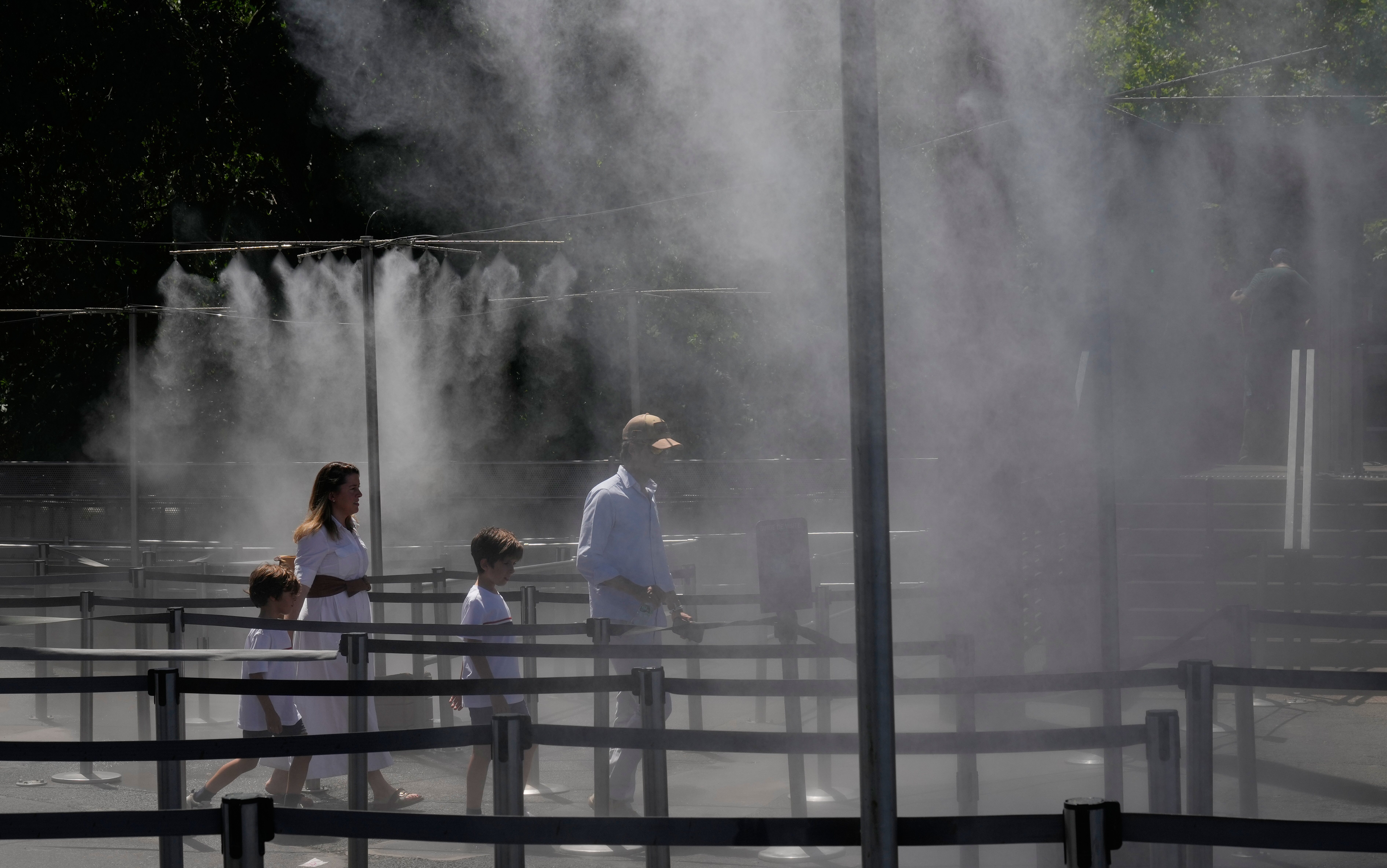 A red alert over France, and heat that may rewrite the record books