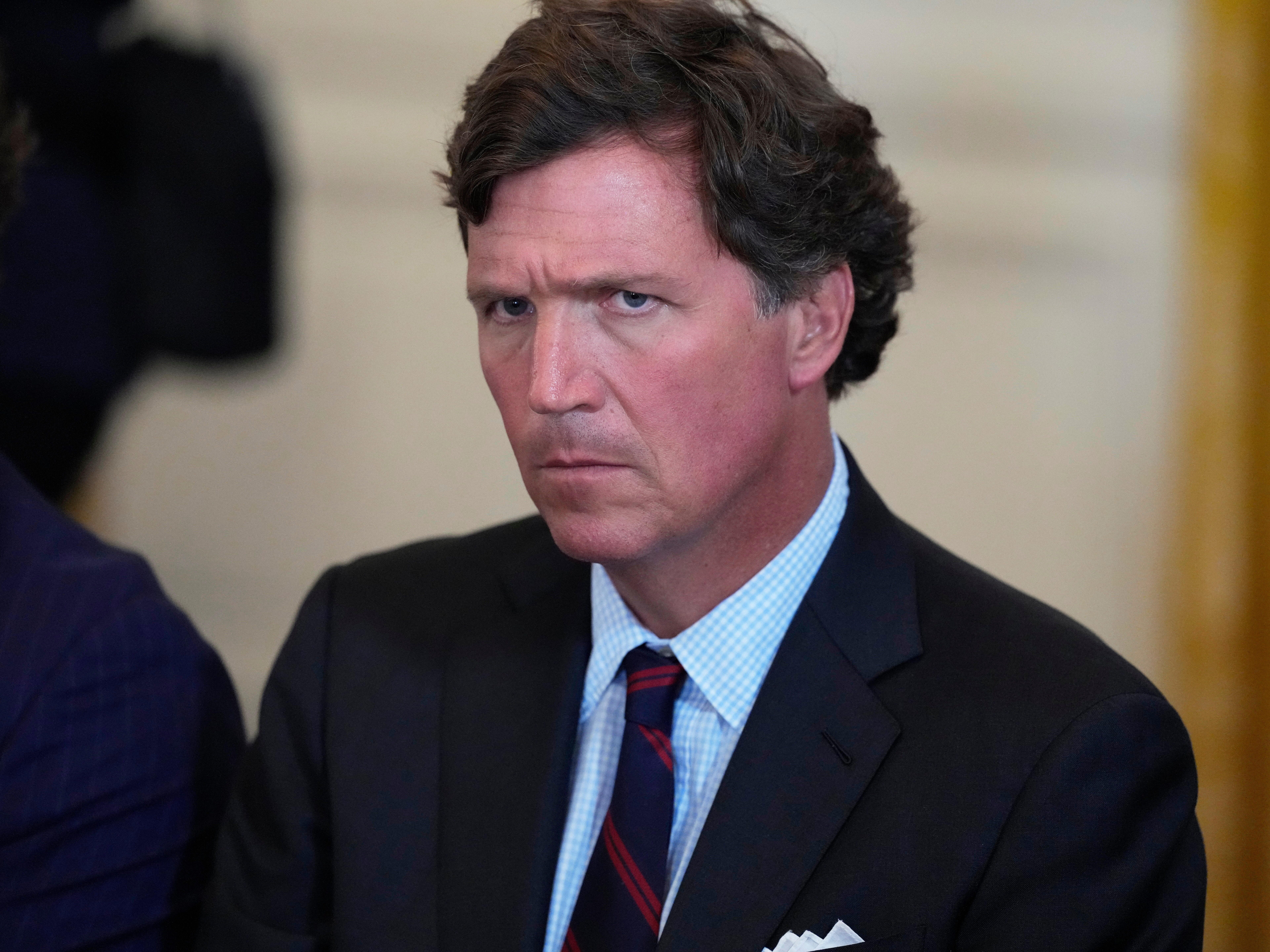 tucker carlson smoking cigarettes on Alp Nicotine Pouches, MAHA, & the Manosphere How did Tucker Carlson become