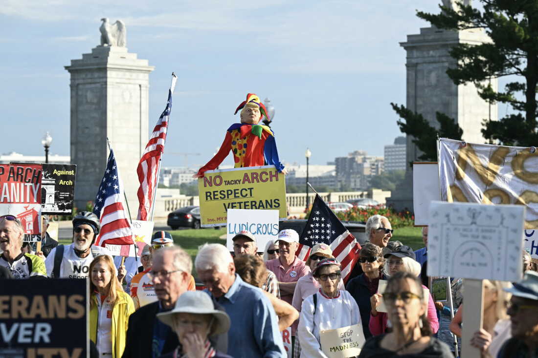 Veterans, Democrats protest Trump’s arch as midterms near : NPR Veterans, Democrats protest Trump’s arch as midterms near : NPR