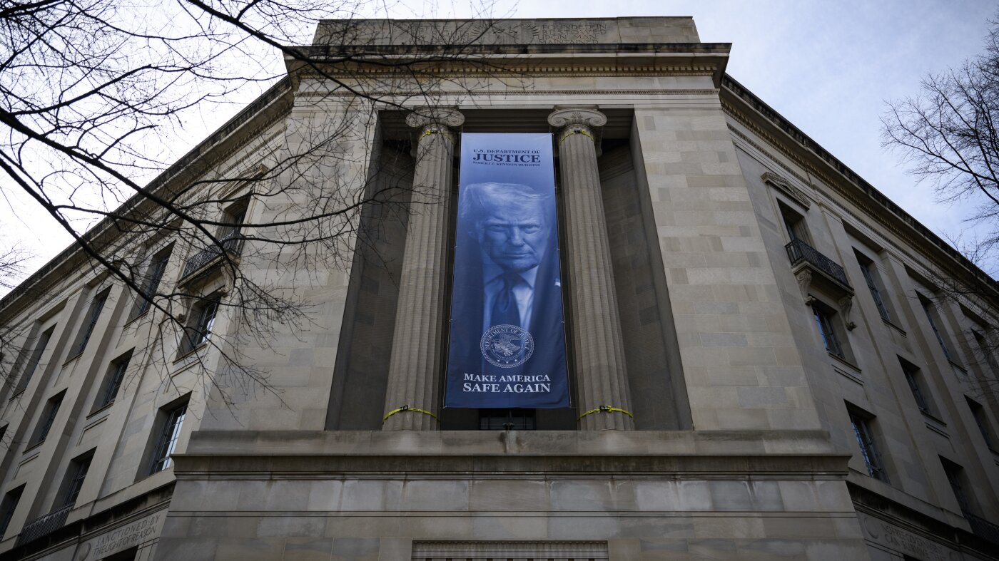 DOJ, eyaletteki seçmen verilerini DHS ile paylaşmaya hazırlanırken, önemli bir gizlilik yetkilisi istifa etti