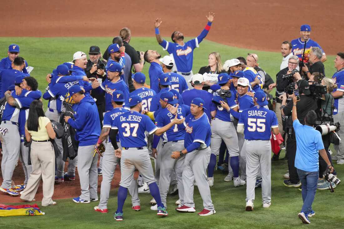 Venezuela beats U.S. 3-2, wins first World Baseball Classic title