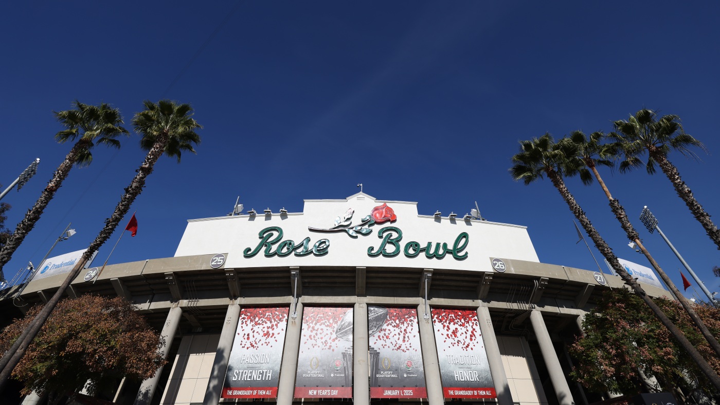 The NHL postpones a game and the Lakers coach evacuates his family amid LA fires The NHL postpones a game and the Lakers coach evacuates his family amid LA fires