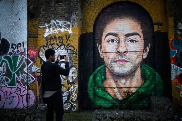 As Luigi Mangione's lawyers head to court, support grows for the accused 'vigilante'