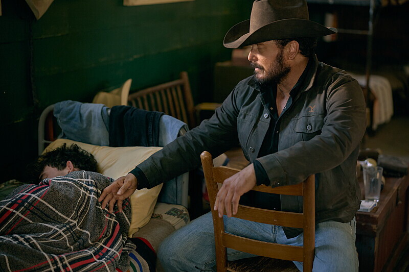Finn Little as Carter and Cole Hauser as Rip Wheeler.
