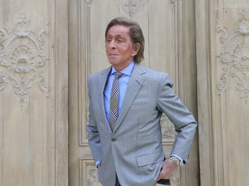 Italian fashion designer Valentino dies at 93 Italian fashion designer Valentino dies at 93