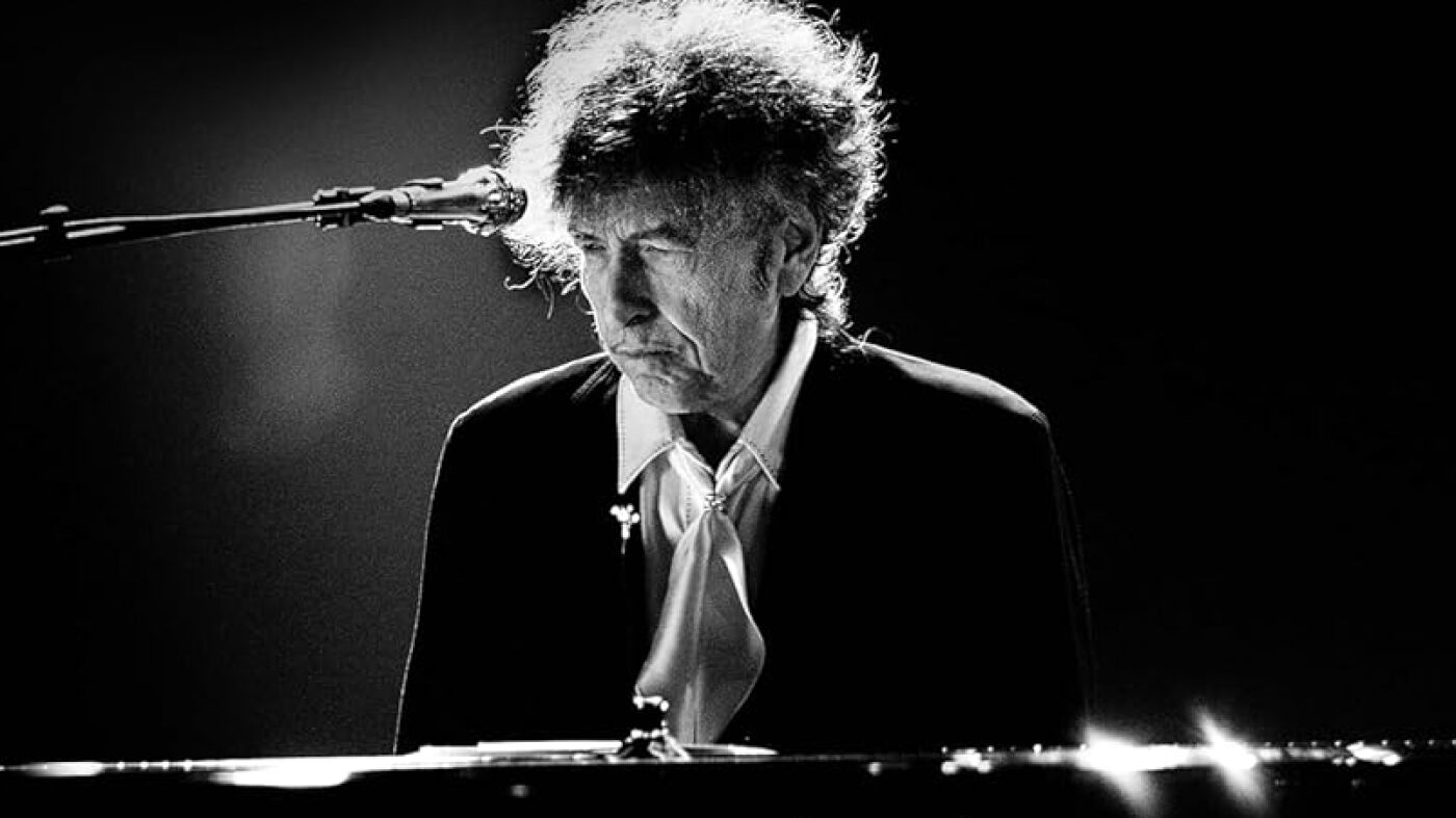 La última carrera de Bob Dylan resiste la prueba del tiempo: NPR
|