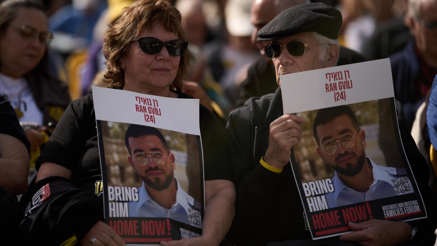 Israel launches ‘large-scale operation’ to find final hostage in Gaza : NPR