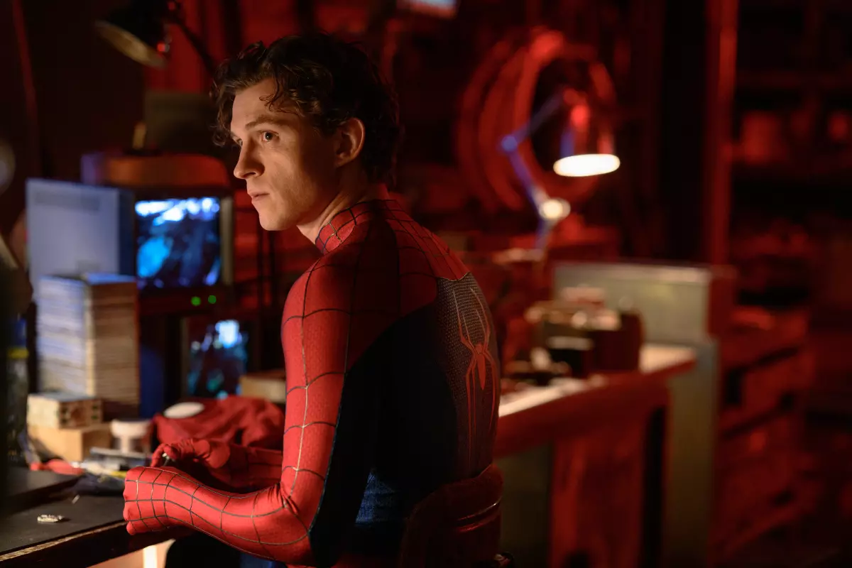 Peter Parker (Tom Holland).
