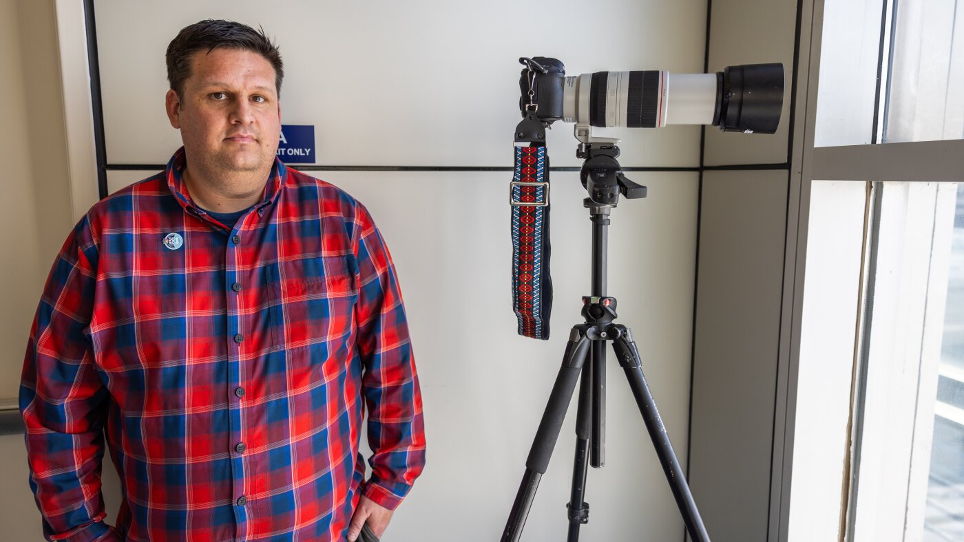 Minneapolis now has daily deportation flights. One man has been documenting them