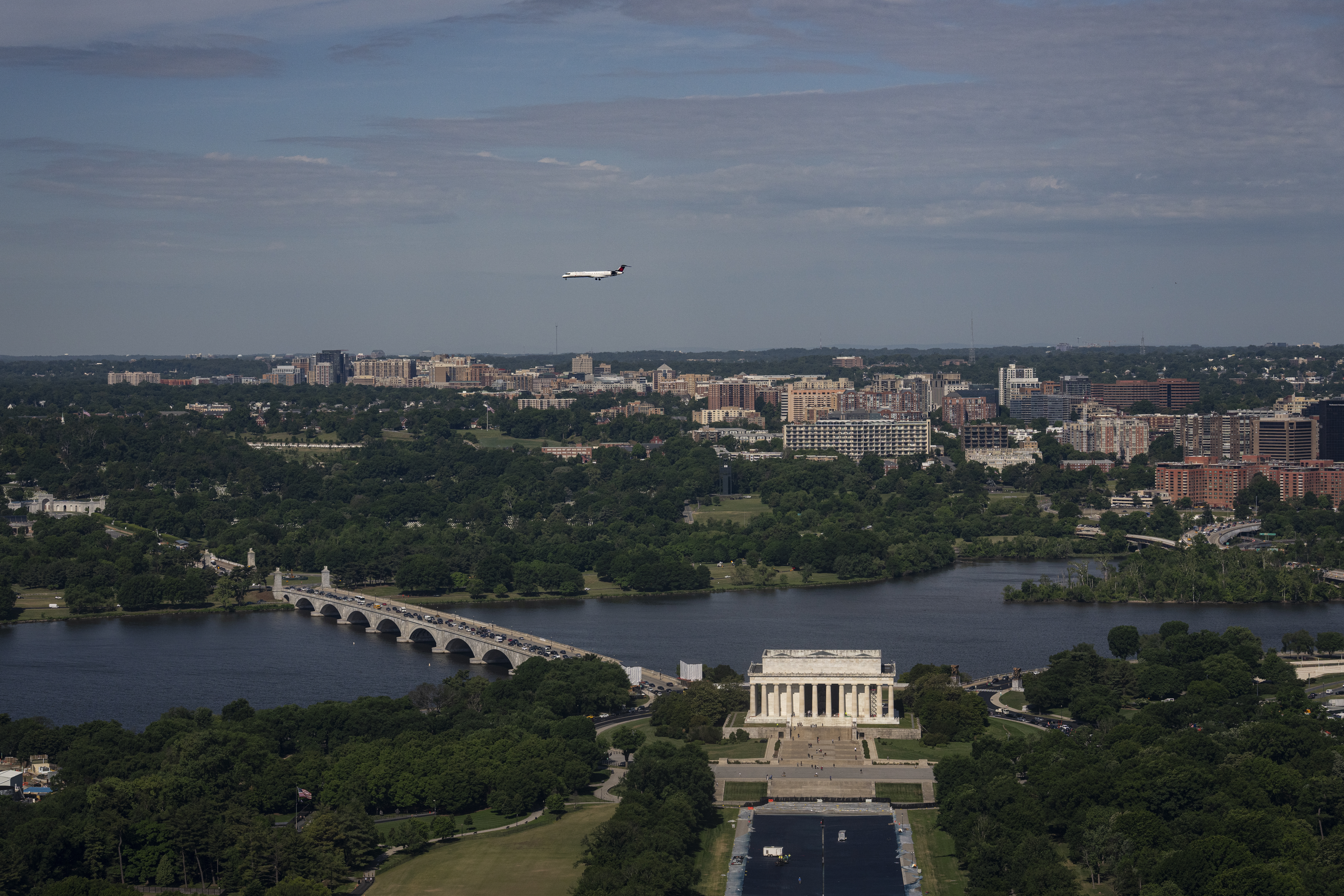 D.C. airspace is complicated. Experts say Trump's arch would add one more risk