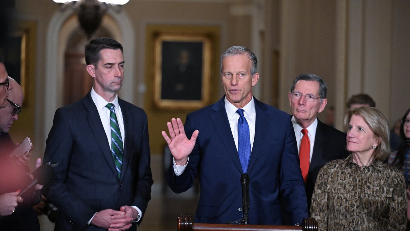 El acuerdo de financiación del DHS tambalea porque Trump y los demócratas se niegan a aceptarlo: NPR