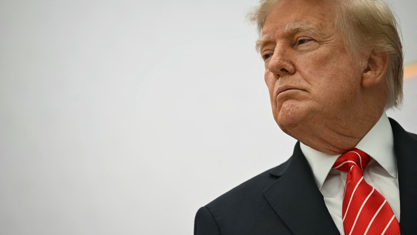 Trump says U.S. won't attack Iran before midterms. And, ICE agent shoots man in NYC