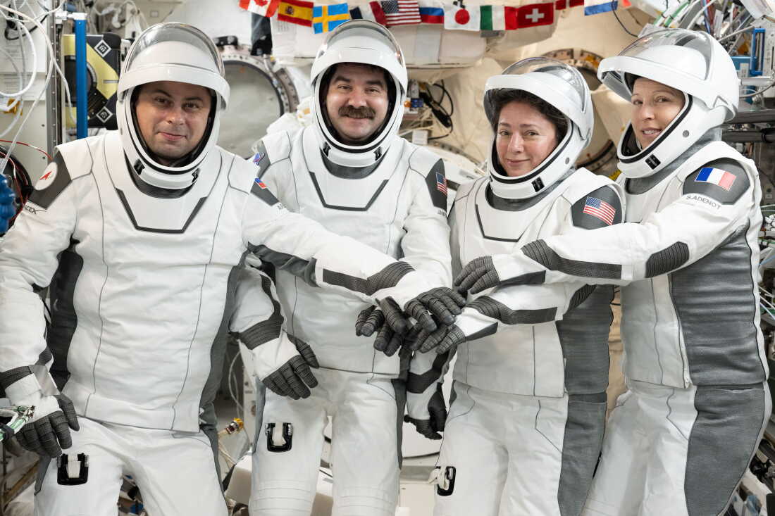 4 άτομα στην αποστολή Crew-12 της NASA επιστρέφουν στη Γη μετά από 8 μήνες στο διάστημα
