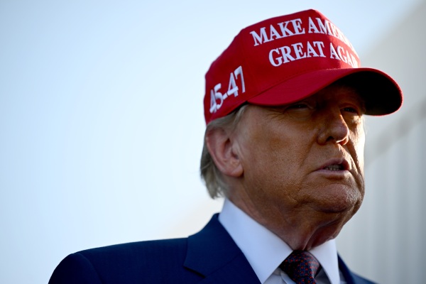 Trump threatens Canada, Mexico, China with tariffs
