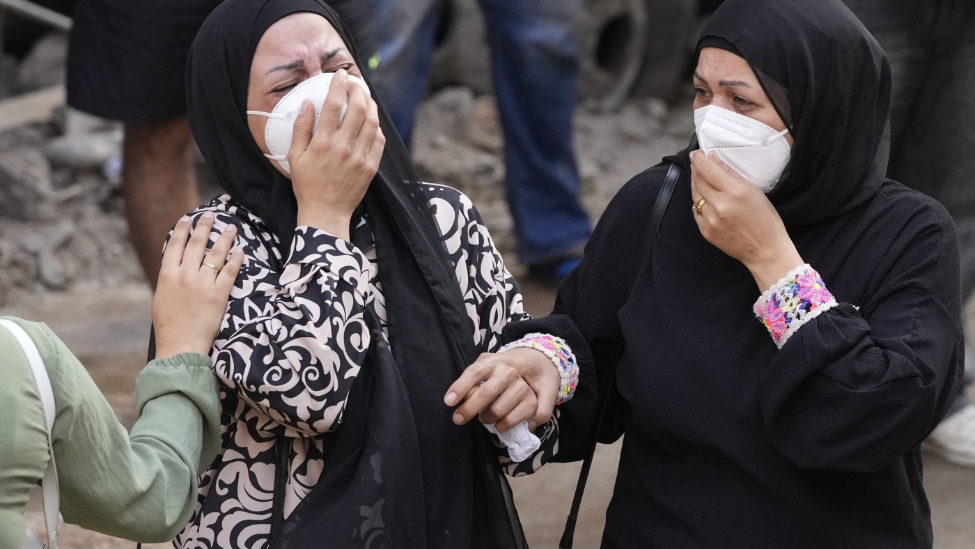 In separate strikes, Israel kills 2 Lebanese soldiers and injures 2 U.N. peacekeepers In separate strikes, Israel kills 2 Lebanese soldiers and injures 2 U.N. peacekeepers