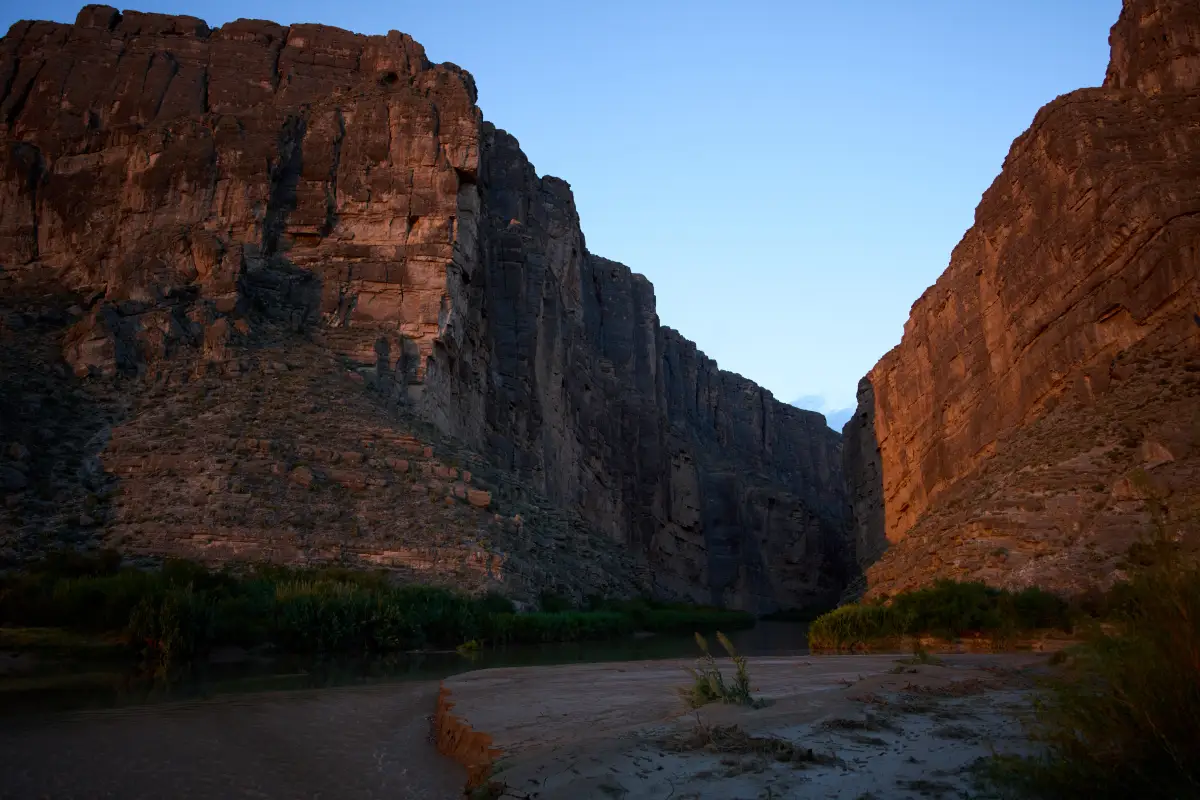 L’amministrazione Trump chiede alla Corte Suprema di lasciar procedere la costruzione del muro di confine di Big Bend – Houston Public Media