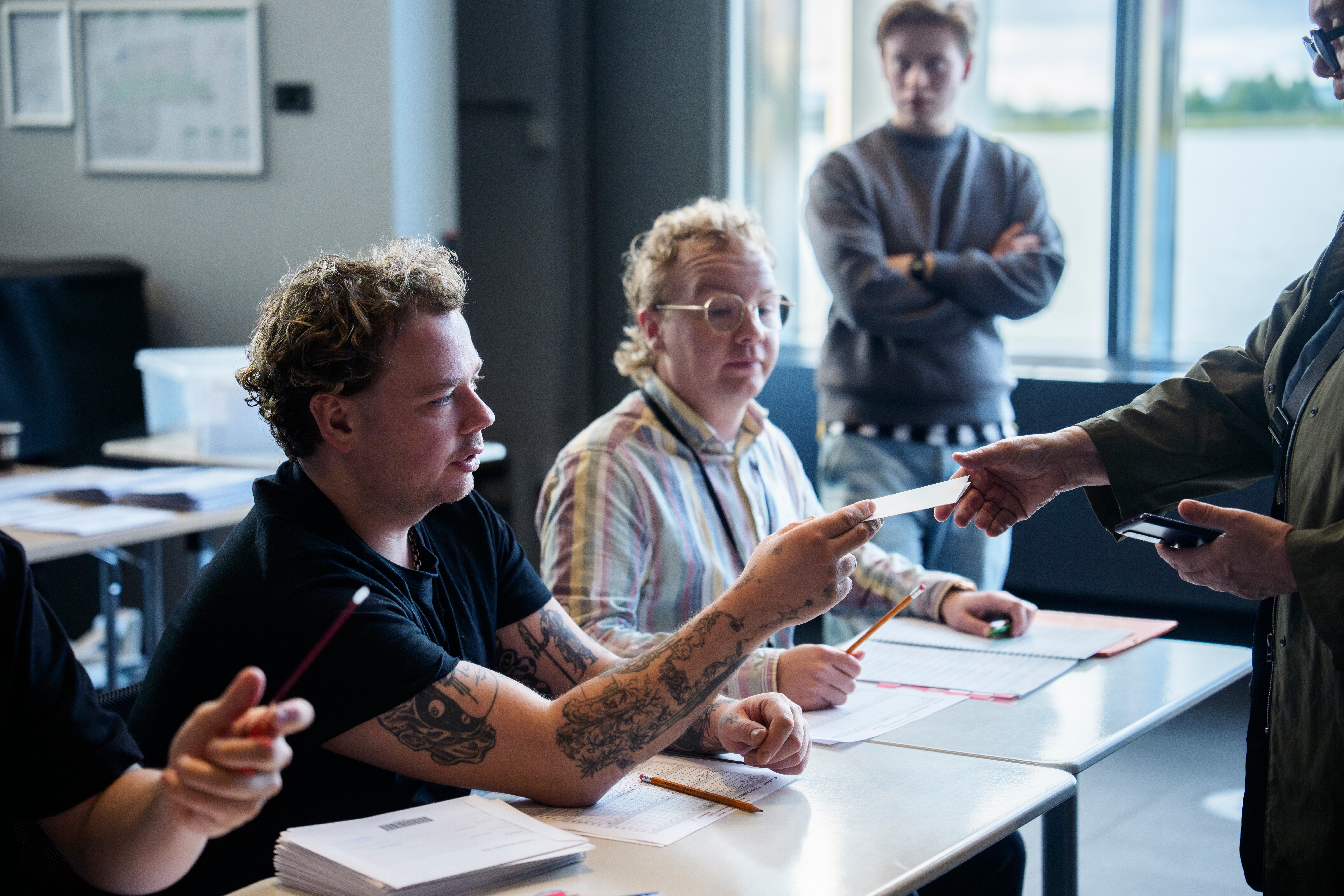 Icelanders vote on whether they want to join the EU